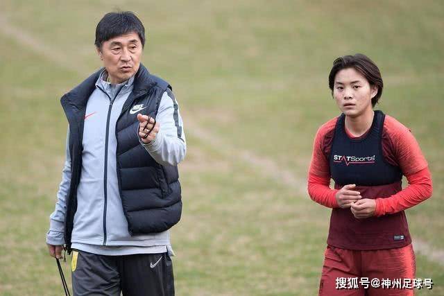 2026法网：高芙强势晋级女单第二轮，美国德比战完胜汤森德